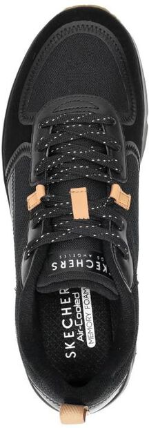 Uno - Layover - large